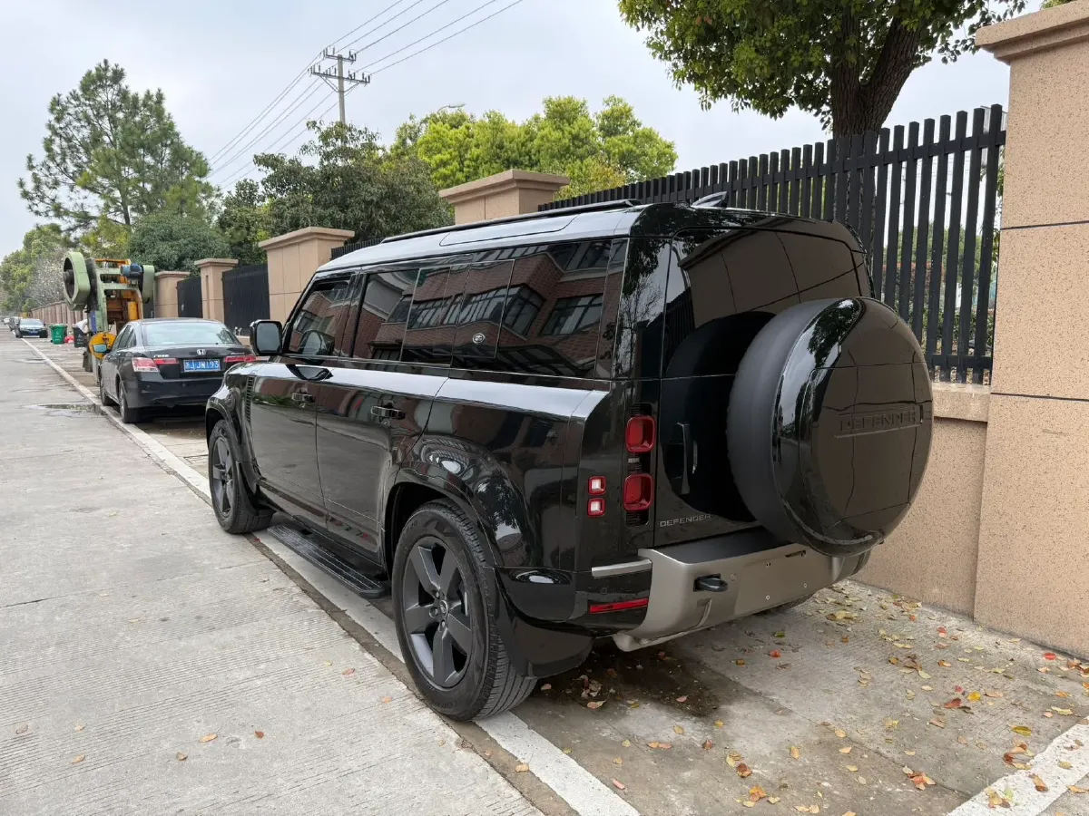 2024 Land Rover Defender 3.0T 400HP L6 8AT,autocango,china used car exporter,china ev exporter,chinese used car exporter,chinese used ev exporter
