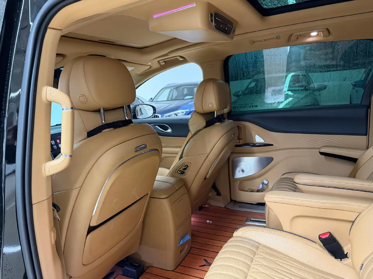 2022 Voyah Dream 1.5T 136HP L4 PHEV 25.57KWH,autocango,china used car exporter,china ev exporter,chinese used car exporter,chinese used ev exporter