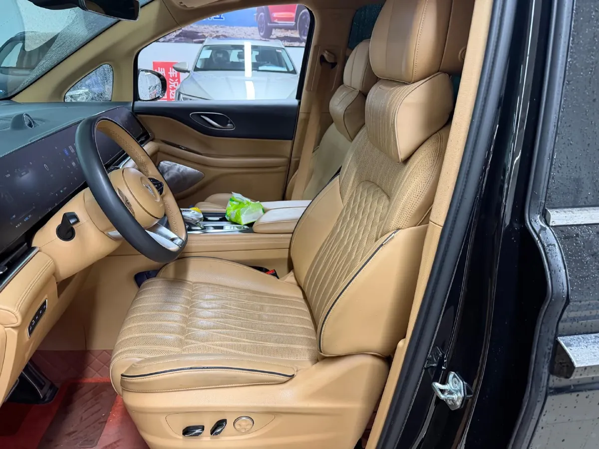 2022 Voyah Dream 1.5T 136HP L4 PHEV 25.57KWH,autocango,china used car exporter,china ev exporter,chinese used car exporter,chinese used ev exporter