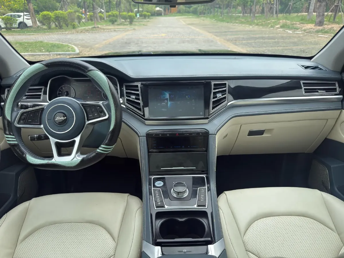 2017 Zotye Damy X7 2.0T 190HP L4 6DCT,autocango,china used car exporter,china ev exporter,chinese used car exporter,chinese used ev exporter