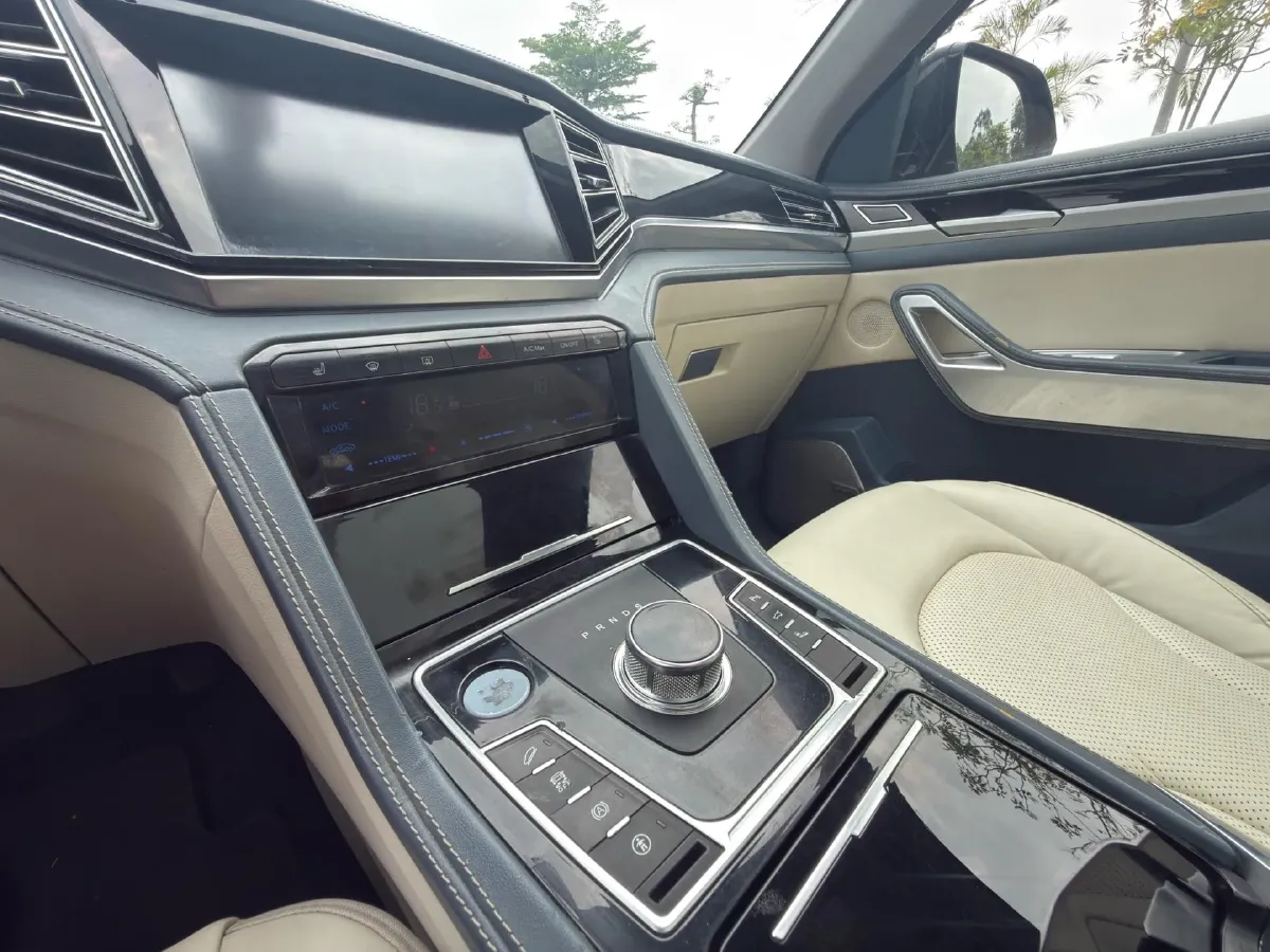 2017 Zotye Damy X7 2.0T 190HP L4 6DCT,autocango,china used car exporter,china ev exporter,chinese used car exporter,chinese used ev exporter