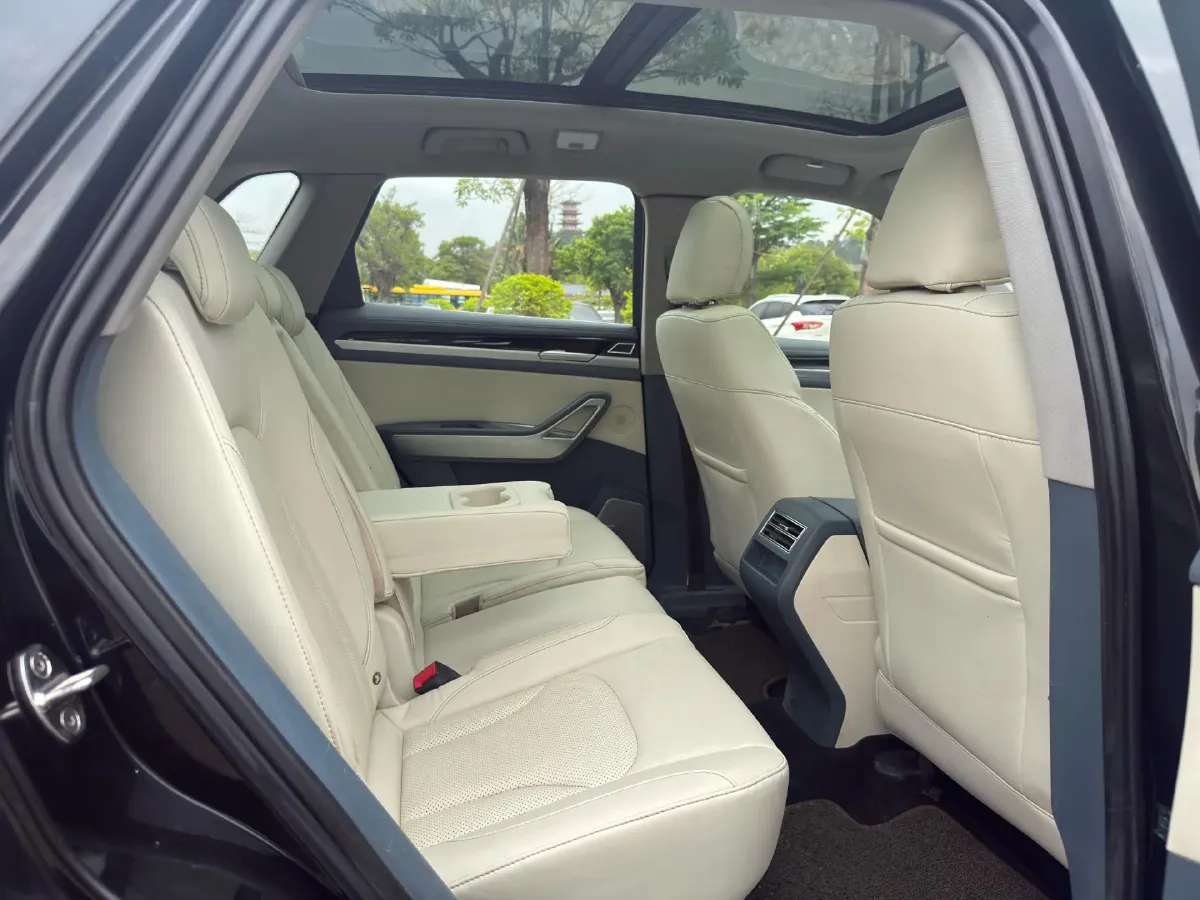 2017 Zotye Damy X7 2.0T 190HP L4 6DCT,autocango,china used car exporter,china ev exporter,chinese used car exporter,chinese used ev exporter