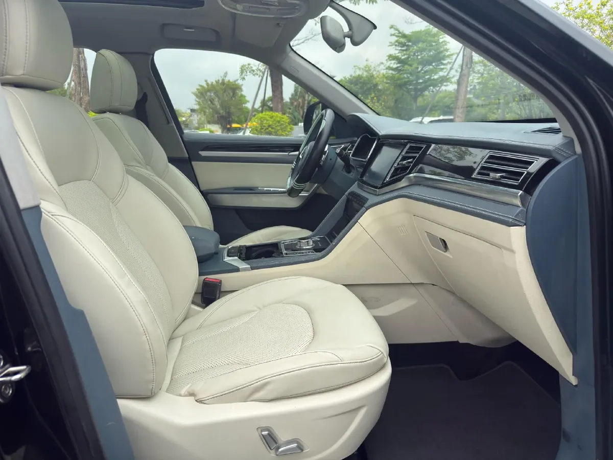 2017 Zotye Damy X7 2.0T 190HP L4 6DCT,autocango,china used car exporter,china ev exporter,chinese used car exporter,chinese used ev exporter