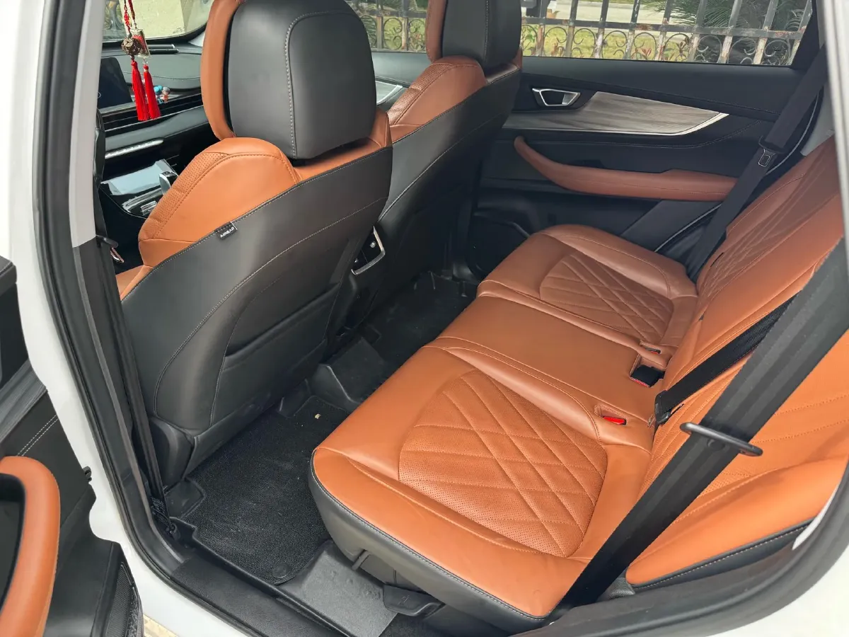 2021 Chery Tiggo 8 Plus 1.6T 197HP L4 7DCT,autocango,china used car exporter,china ev exporter,chinese used car exporter,chinese used ev exporter
