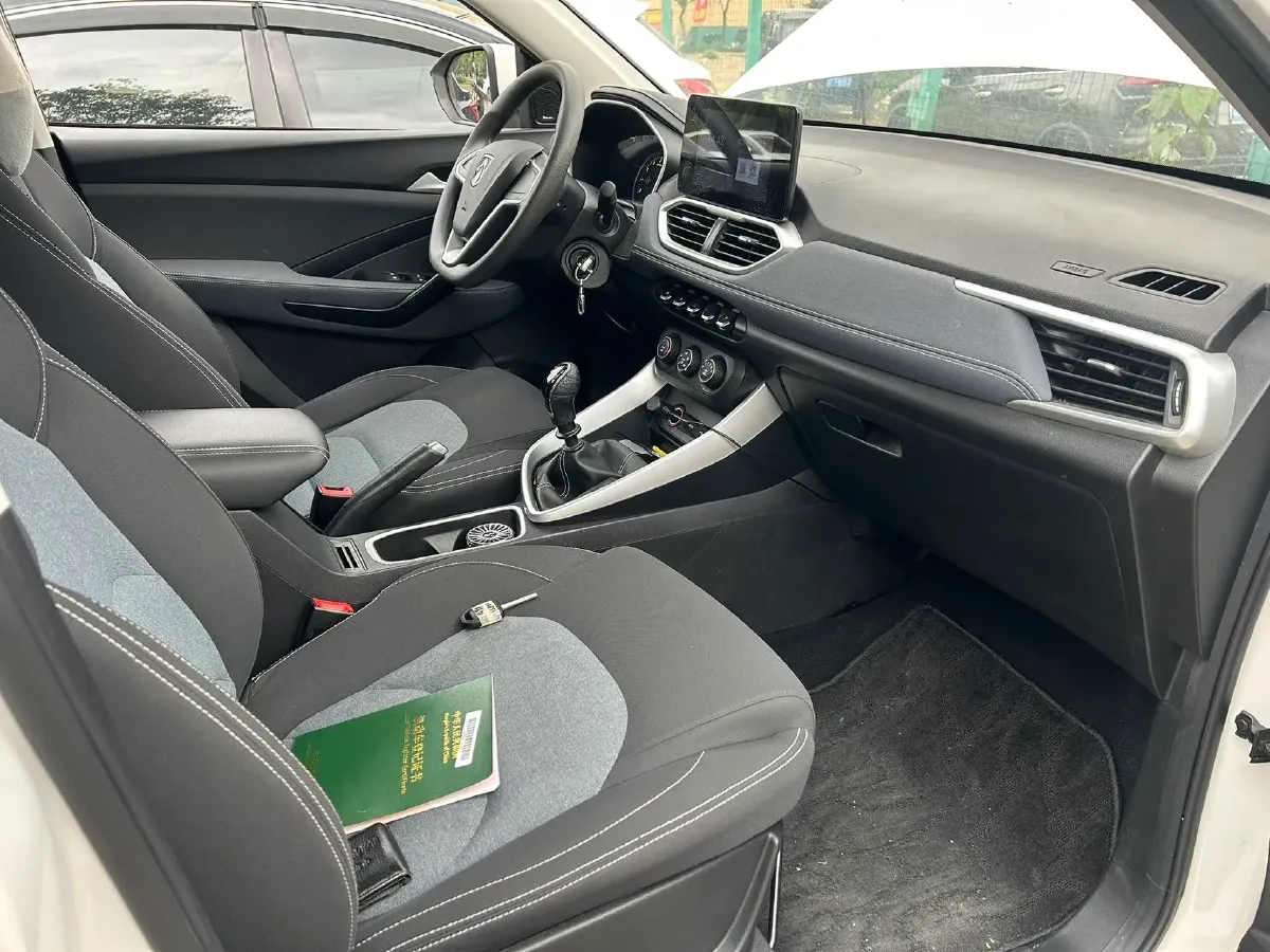 2018 BaoJun 530 1.5T 150HP L4 6MT,autocango,china used car exporter,china ev exporter,chinese used car exporter,chinese used ev exporter