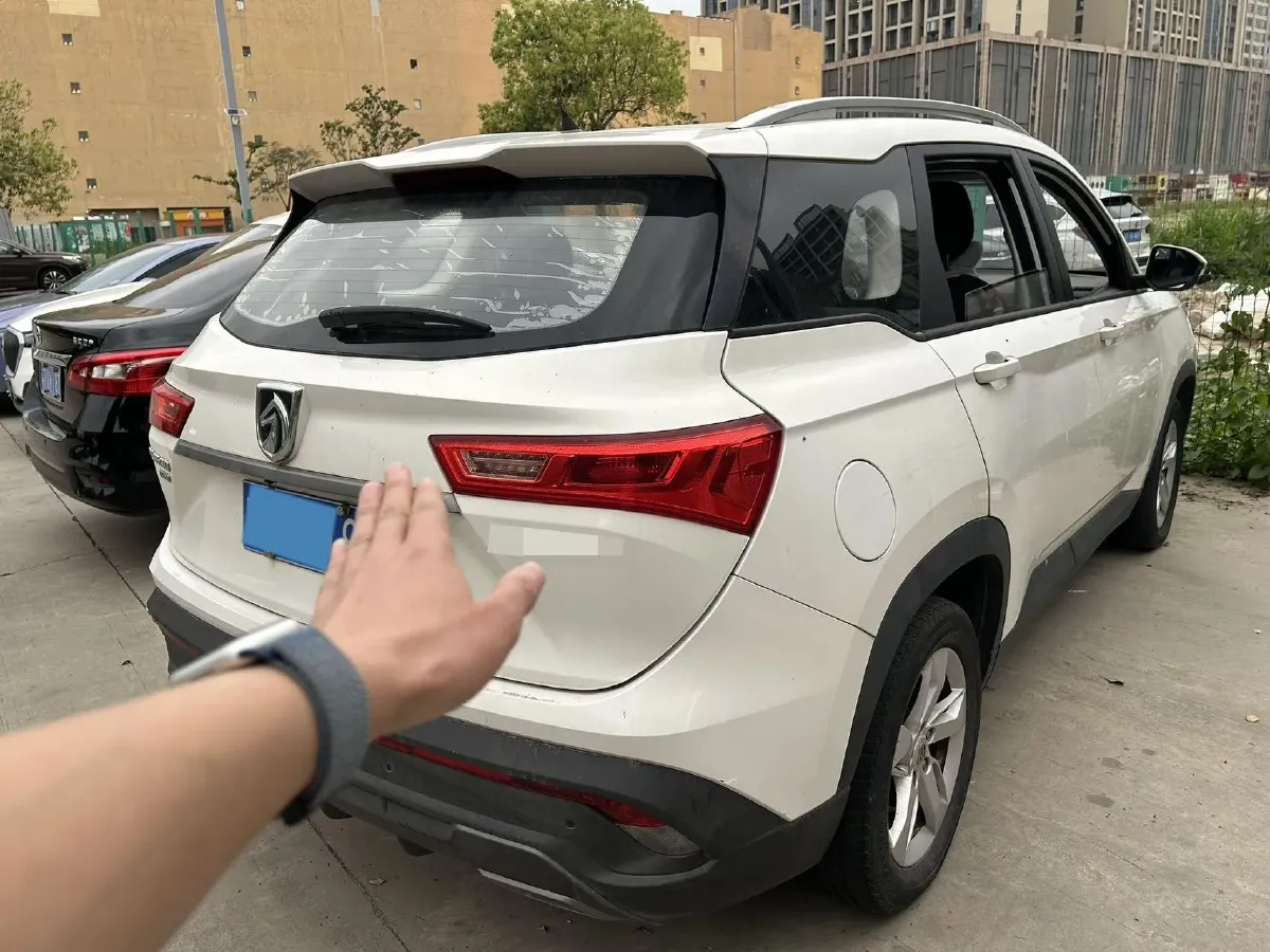 2018 BaoJun 530 1.5T 150HP L4 6MT,autocango,china used car exporter,china ev exporter,chinese used car exporter,chinese used ev exporter