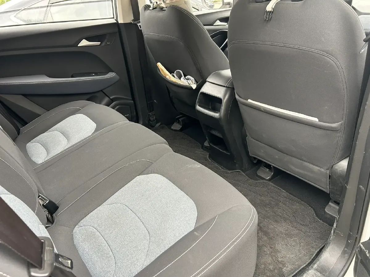 2018 BaoJun 530 1.5T 150HP L4 6MT,autocango,china used car exporter,china ev exporter,chinese used car exporter,chinese used ev exporter