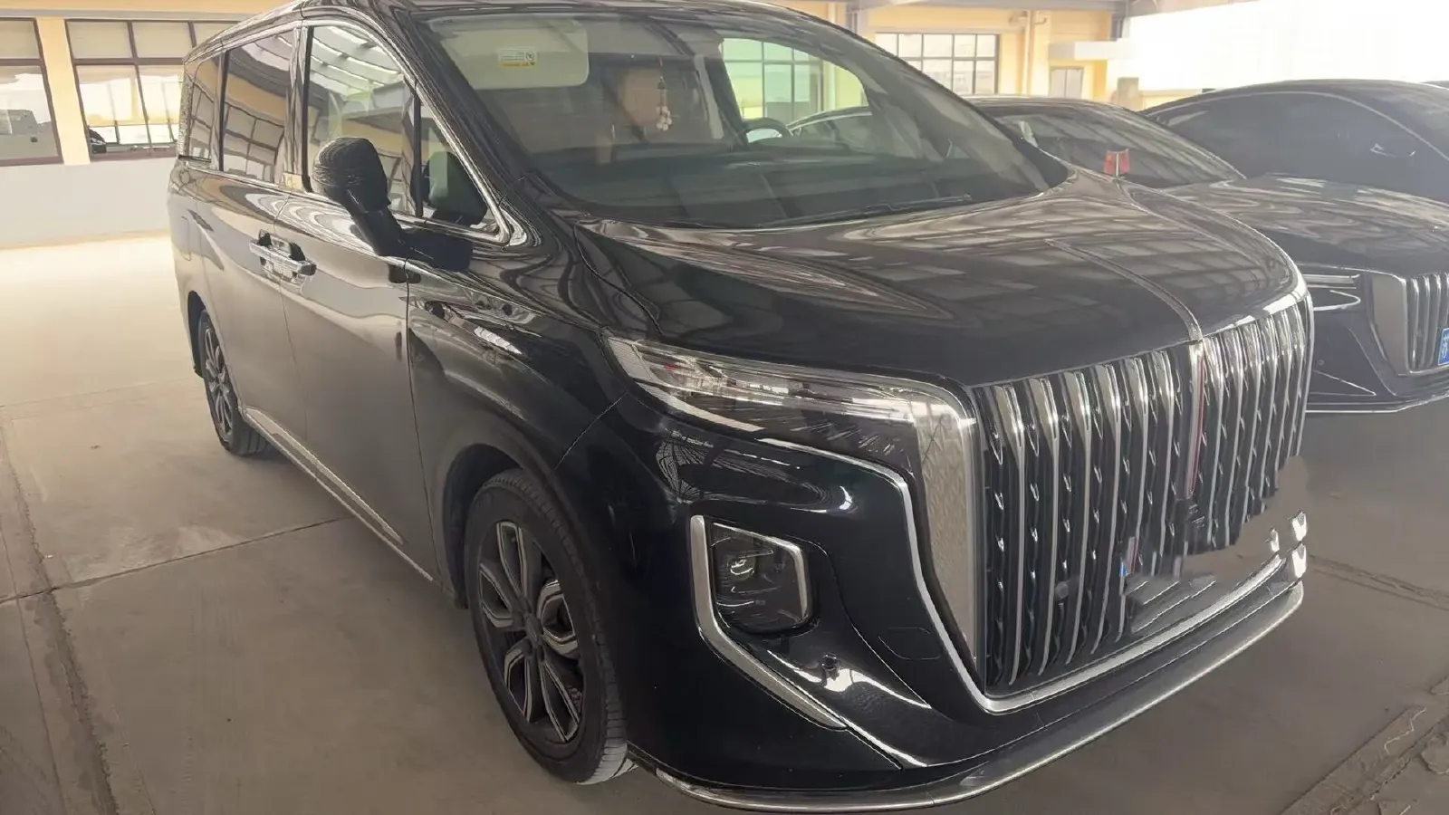 2023 HongQi HQ9 2.0T 252HP L4 8AT,autocango,china used car exporter,china ev exporter,chinese used car exporter,chinese used ev exporter