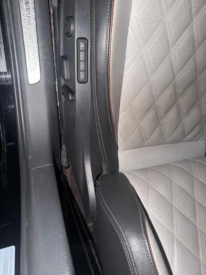 2023 Volkswagen Magotan 2.0T 220HP L4 7DCT,autocango,china used car exporter,china ev exporter,chinese used car exporter,chinese used ev exporter