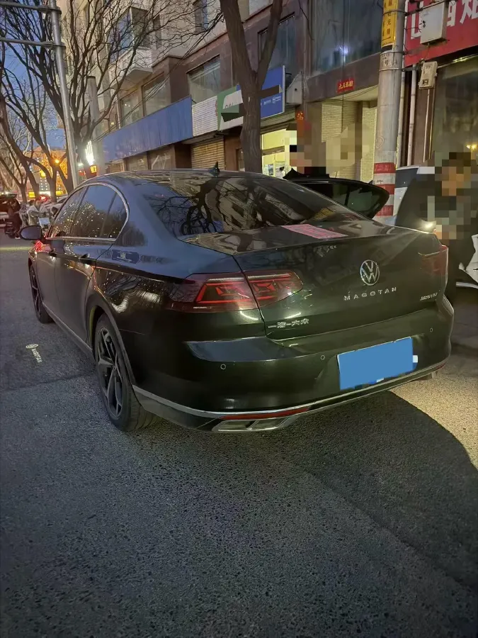 2023 Volkswagen Magotan 2.0T 220HP L4 7DCT,autocango,china used car exporter,china ev exporter,chinese used car exporter,chinese used ev exporter
