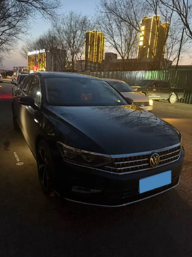 2023 Volkswagen Magotan 2.0T 220HP L4 7DCT,autocango,china used car exporter,china ev exporter,chinese used car exporter,chinese used ev exporter