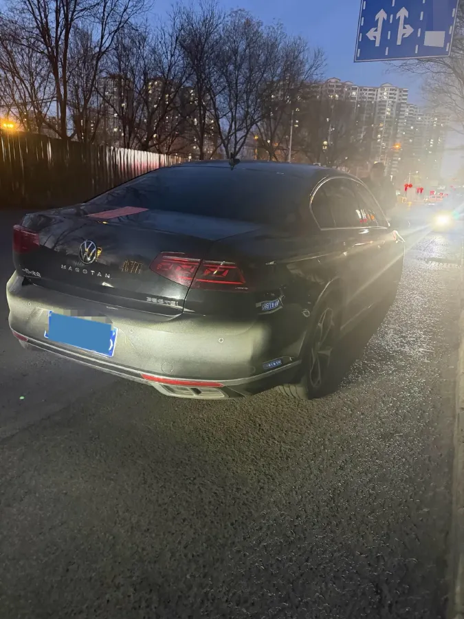 2023 Volkswagen Magotan 2.0T 220HP L4 7DCT,autocango,china used car exporter,china ev exporter,chinese used car exporter,chinese used ev exporter