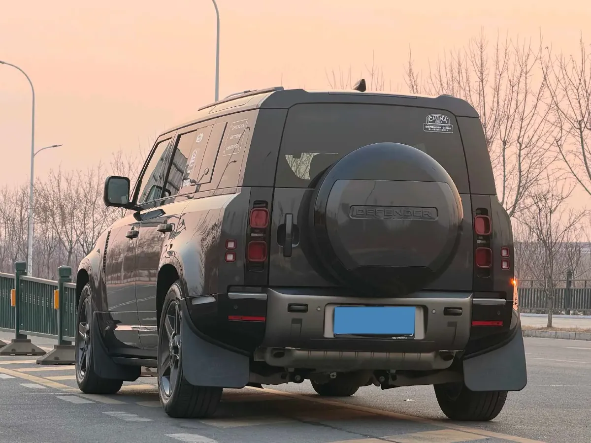 2023 Land Rover Defender 3.0T 400HP L6 8AT,autocango,china used car exporter,china ev exporter,chinese used car exporter,chinese used ev exporter