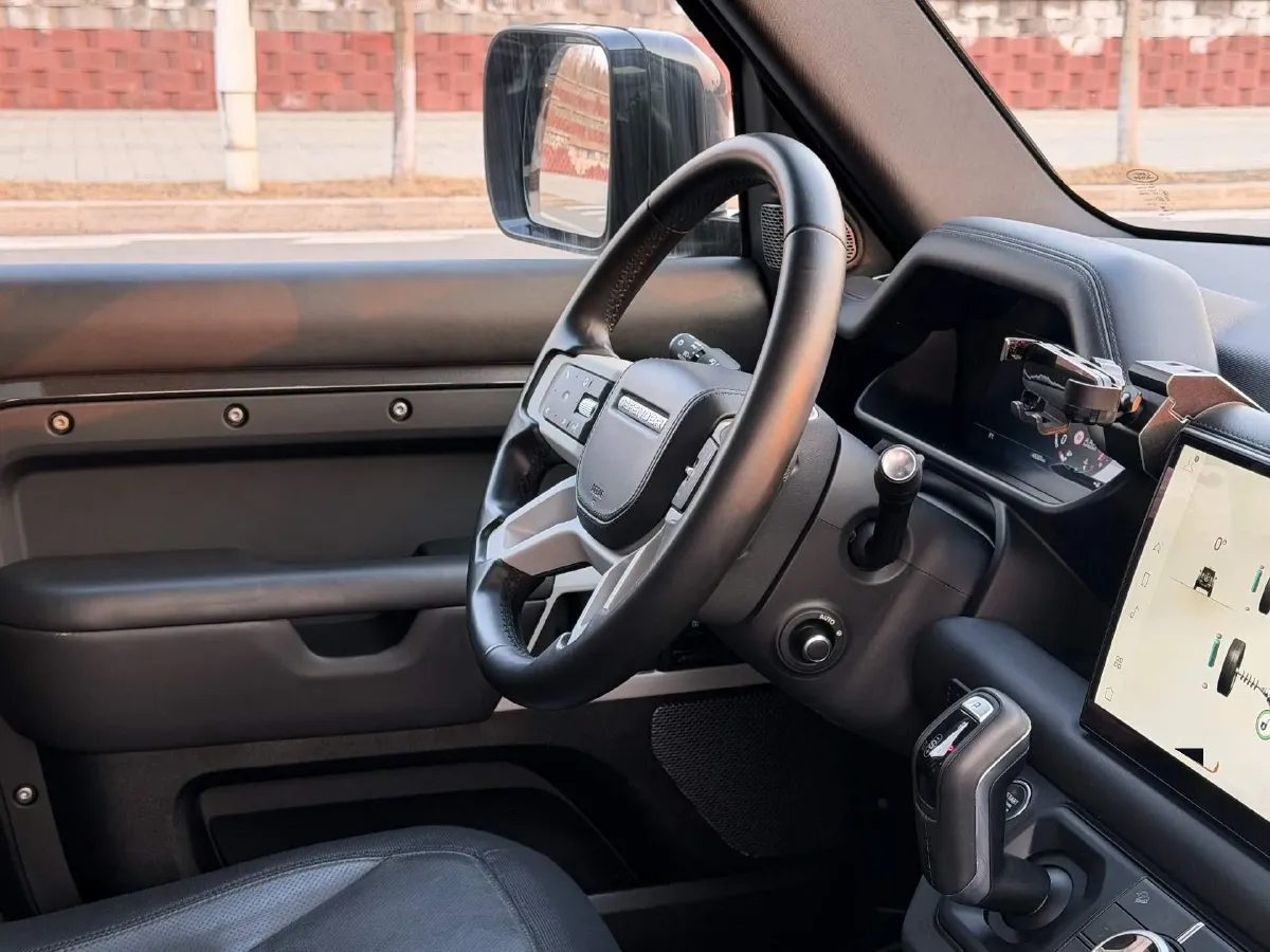 2023 Land Rover Defender 3.0T 400HP L6 8AT,autocango,china used car exporter,china ev exporter,chinese used car exporter,chinese used ev exporter
