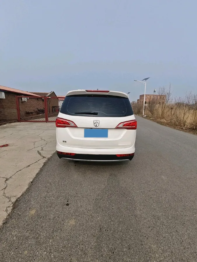 2017 BaoJun 730 1.5T 150HP L4 6MT,autocango,china used car exporter,china ev exporter,chinese used car exporter,chinese used ev exporter