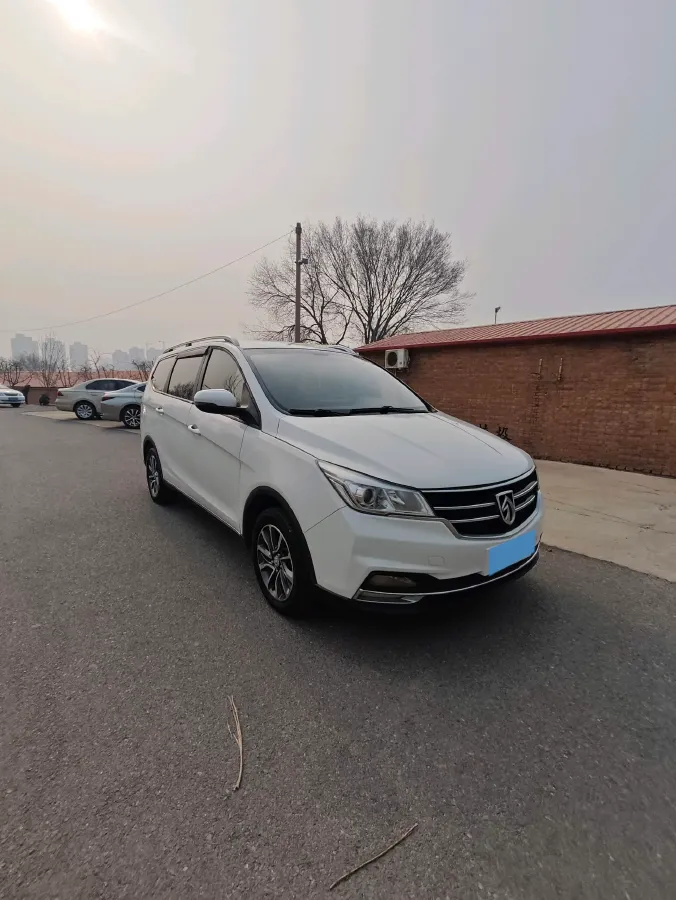 2017 BaoJun 730 1.5T 150HP L4 6MT,autocango,china used car exporter,china ev exporter,chinese used car exporter,chinese used ev exporter