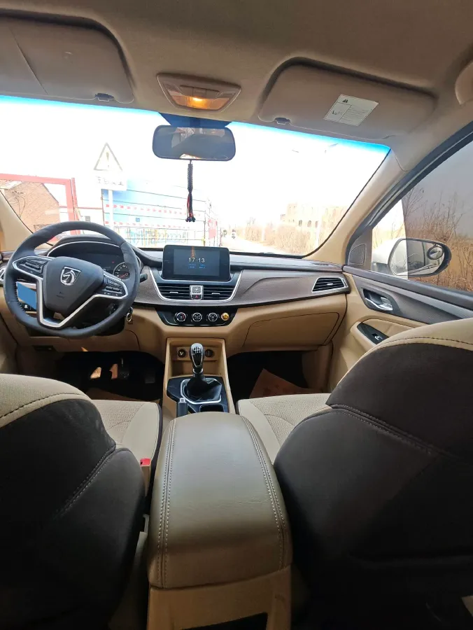 2017 BaoJun 730 1.5T 150HP L4 6MT,autocango,china used car exporter,china ev exporter,chinese used car exporter,chinese used ev exporter