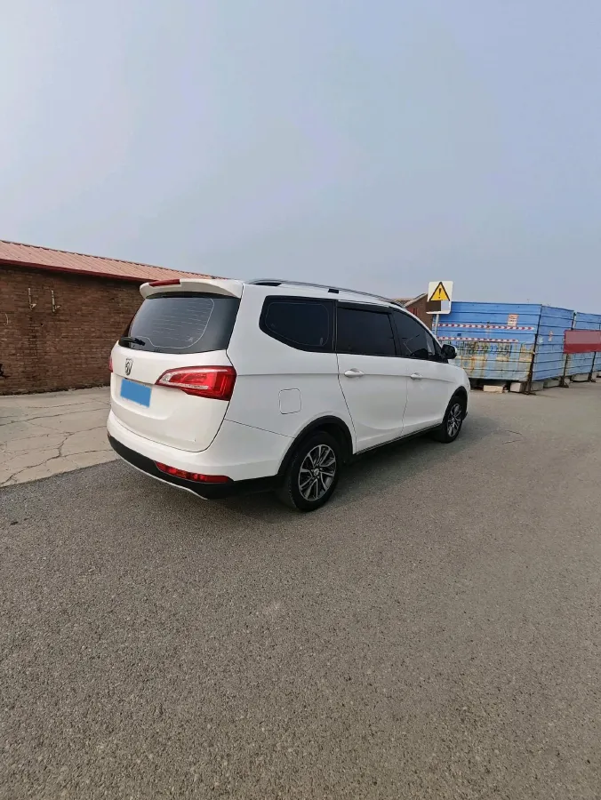 2017 BaoJun 730 1.5T 150HP L4 6MT,autocango,china used car exporter,china ev exporter,chinese used car exporter,chinese used ev exporter