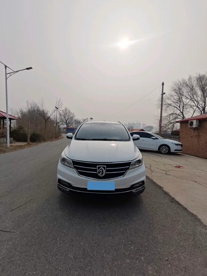2017 BaoJun 730 1.5T 150HP L4 6MT,autocango,china used car exporter,china ev exporter,chinese used car exporter,chinese used ev exporter