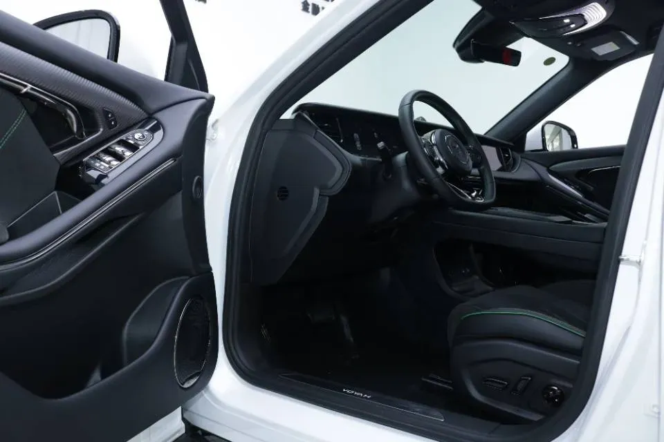 2025 Voyah FREE 1.5T 150HP L4 REEV 43KWH,autocango,china used car exporter,china ev exporter,chinese used car exporter,chinese used ev exporter