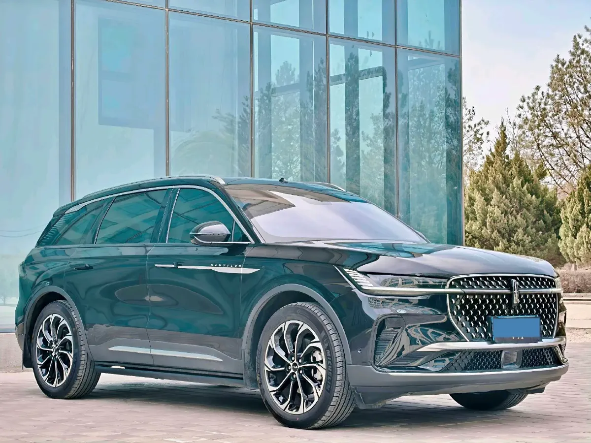 2023 Lincoln Nautilus 2.0T 261HP L4 8AT,autocango,china used car exporter,china ev exporter,chinese used car exporter,chinese used ev exporter