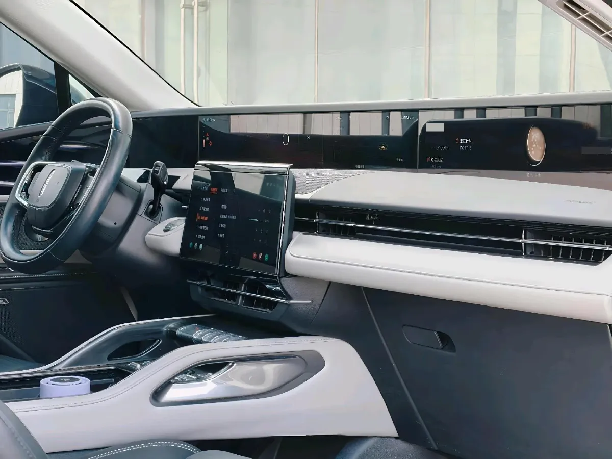 2023 Lincoln Nautilus 2.0T 261HP L4 8AT,autocango,china used car exporter,china ev exporter,chinese used car exporter,chinese used ev exporter