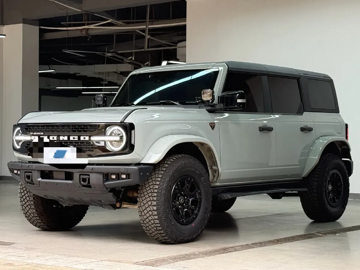 2024 Ford Bronco 2.3T 275HP L4 10AT,autocango,china used car exporter,china ev exporter,chinese used car exporter,chinese used ev exporter