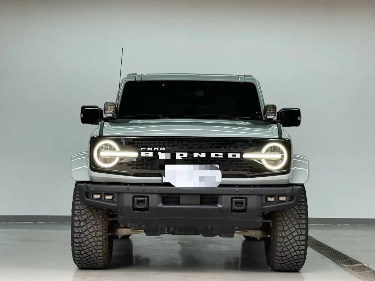 2024 Ford Bronco 2.3T 275HP L4 10AT,autocango,china used car exporter,china ev exporter,chinese used car exporter,chinese used ev exporter