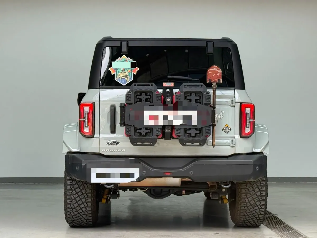 2024 Ford Bronco 2.3T 275HP L4 10AT,autocango,china used car exporter,china ev exporter,chinese used car exporter,chinese used ev exporter