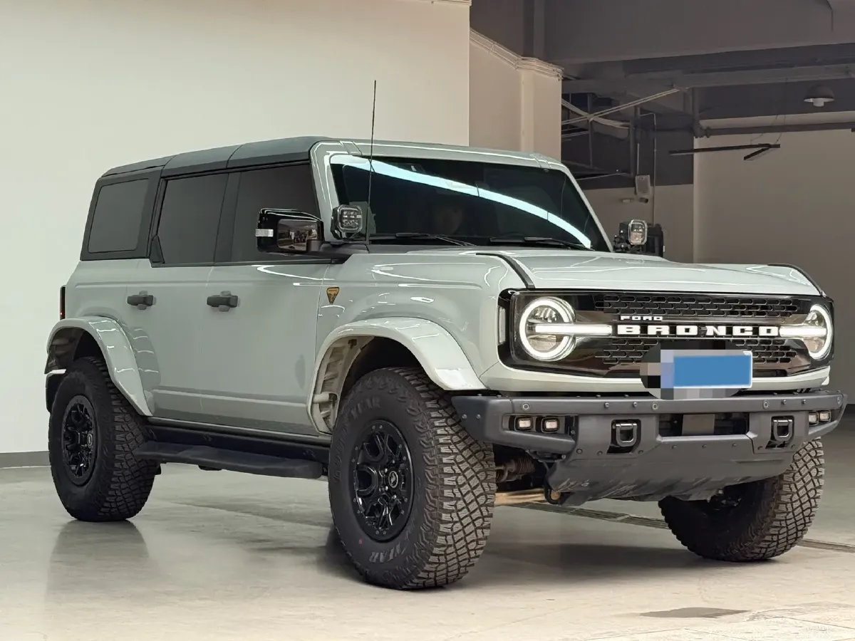 2024 Ford Bronco 2.3T 275HP L4 10AT,autocango,china used car exporter,china ev exporter,chinese used car exporter,chinese used ev exporter