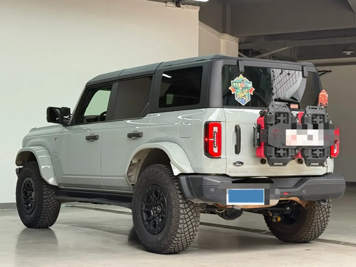 2024 Ford Bronco 2.3T 275HP L4 10AT,autocango,china used car exporter,china ev exporter,chinese used car exporter,chinese used ev exporter