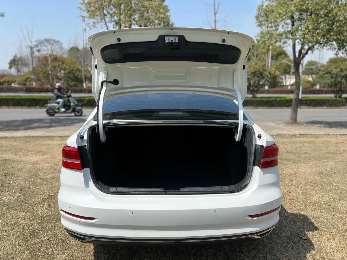 2019 Volkswagen Lavida 1.5L 113HP L4 6AT,autocango,china used car exporter,china ev exporter,chinese used car exporter,chinese used ev exporter