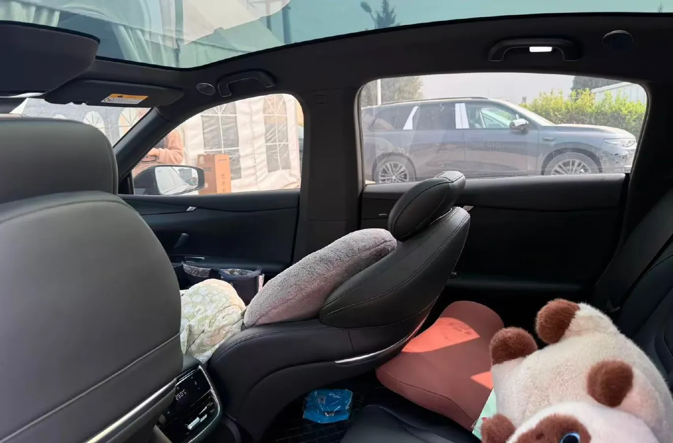 2025 Deepal L07 1.5L 98HP L4 REEV 28.39KWH,autocango,china used car exporter,china ev exporter,chinese used car exporter,chinese used ev exporter