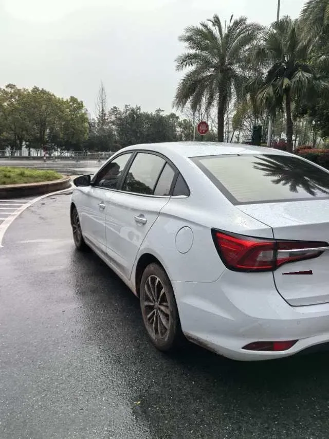 2020 Roewe i5 1.5L 120HP L4 CVT,autocango,china used car exporter,china ev exporter,chinese used car exporter,chinese used ev exporter