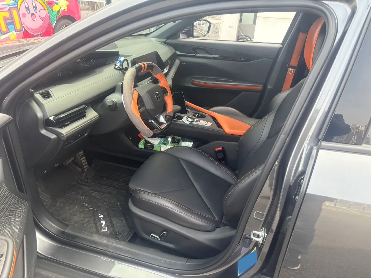 2022 ChangAn UNI-V 1.5T 188HP L4 7DCT,autocango,china used car exporter,china ev exporter,chinese used car exporter,chinese used ev exporter