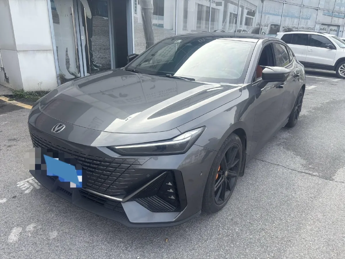 2022 ChangAn UNI-V 1.5T 188HP L4 7DCT,autocango,china used car exporter,china ev exporter,chinese used car exporter,chinese used ev exporter