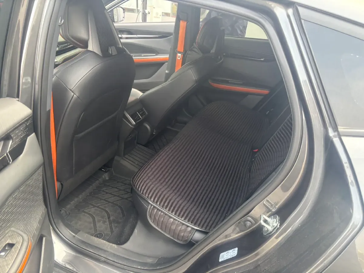 2022 ChangAn UNI-V 1.5T 188HP L4 7DCT,autocango,china used car exporter,china ev exporter,chinese used car exporter,chinese used ev exporter