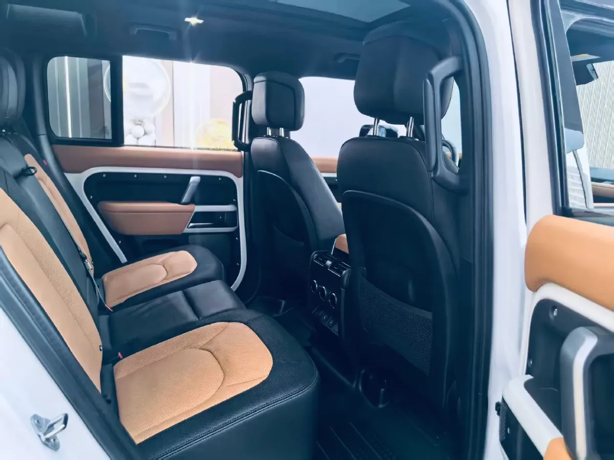 2024 Land Rover Defender 3.0T 400HP L6 8AT,autocango,china used car exporter,china ev exporter,chinese used car exporter,chinese used ev exporter