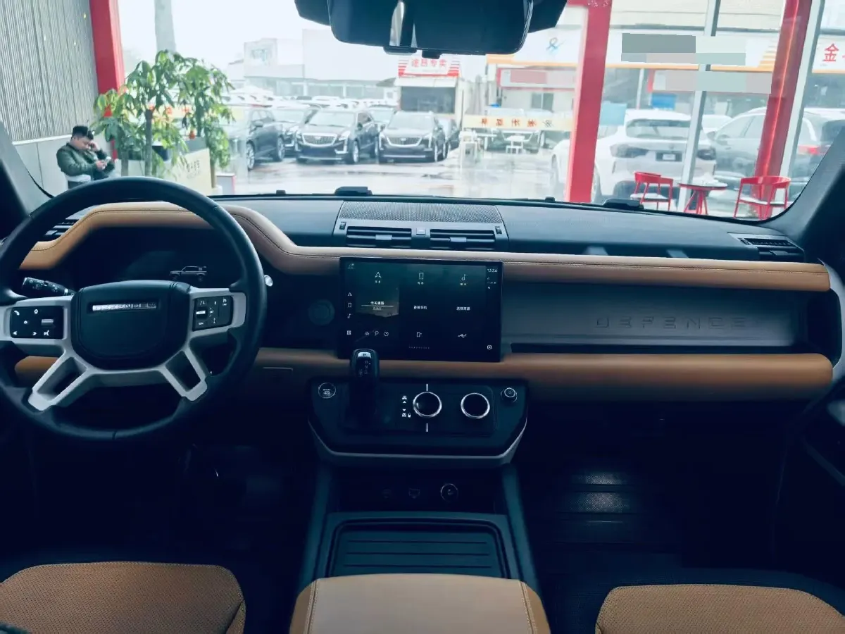 2024 Land Rover Defender 3.0T 400HP L6 8AT,autocango,china used car exporter,china ev exporter,chinese used car exporter,chinese used ev exporter