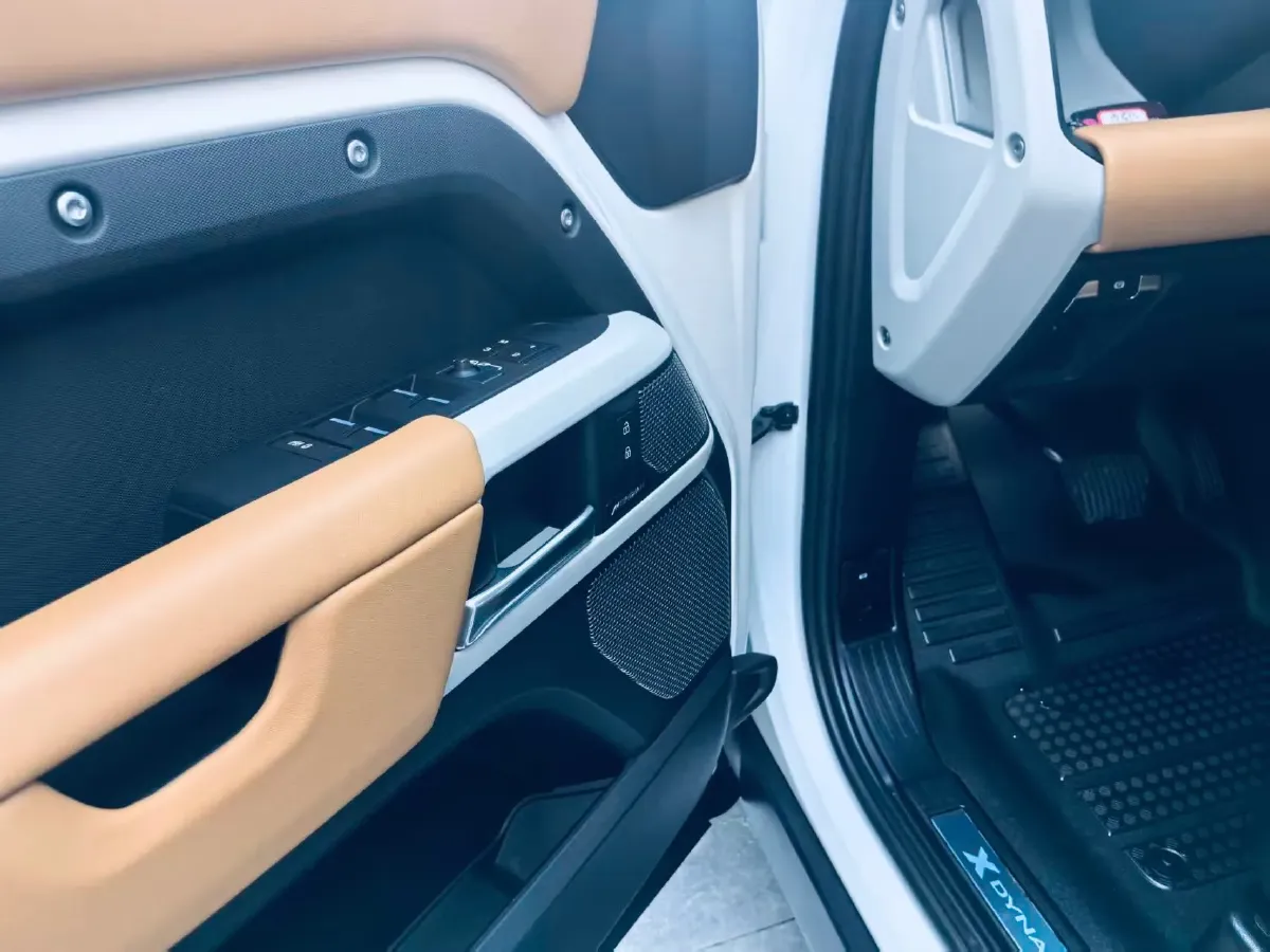 2024 Land Rover Defender 3.0T 400HP L6 8AT,autocango,china used car exporter,china ev exporter,chinese used car exporter,chinese used ev exporter