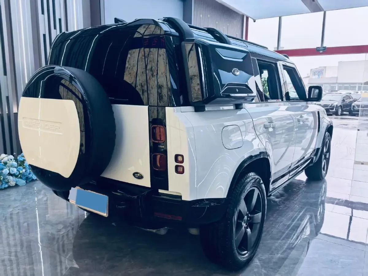 2024 Land Rover Defender 3.0T 400HP L6 8AT,autocango,china used car exporter,china ev exporter,chinese used car exporter,chinese used ev exporter