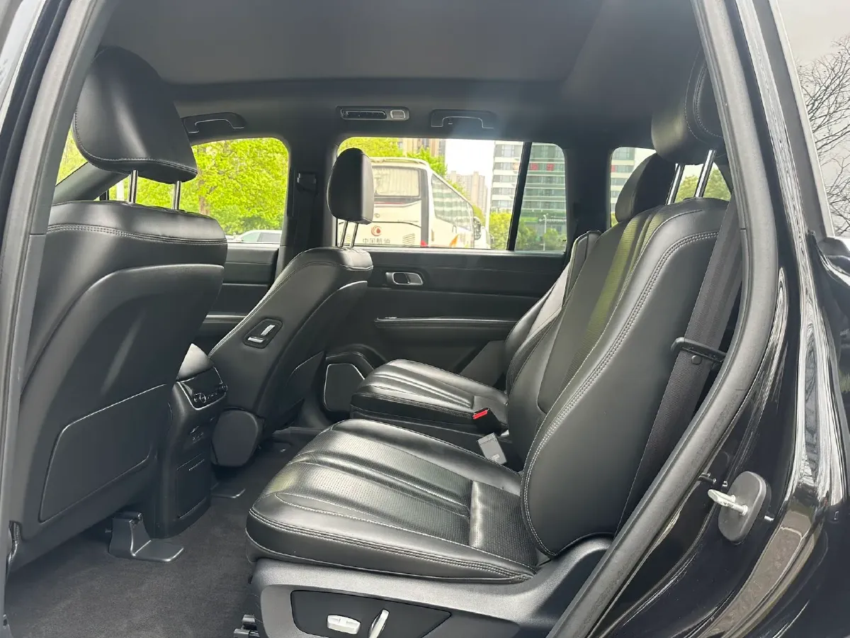 2020 Li ONE Range Extended 131HP REEV 40.5KWH,autocango,china used car exporter,china ev exporter,chinese used car exporter,chinese used ev exporter