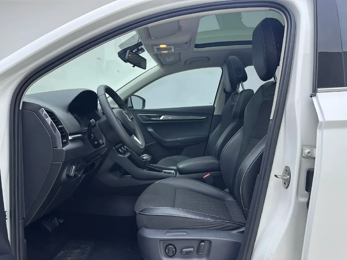 2021 Skoda Karoq 1.4T 150HP L4 7DCT,autocango,china used car exporter,china ev exporter,chinese used car exporter,chinese used ev exporter