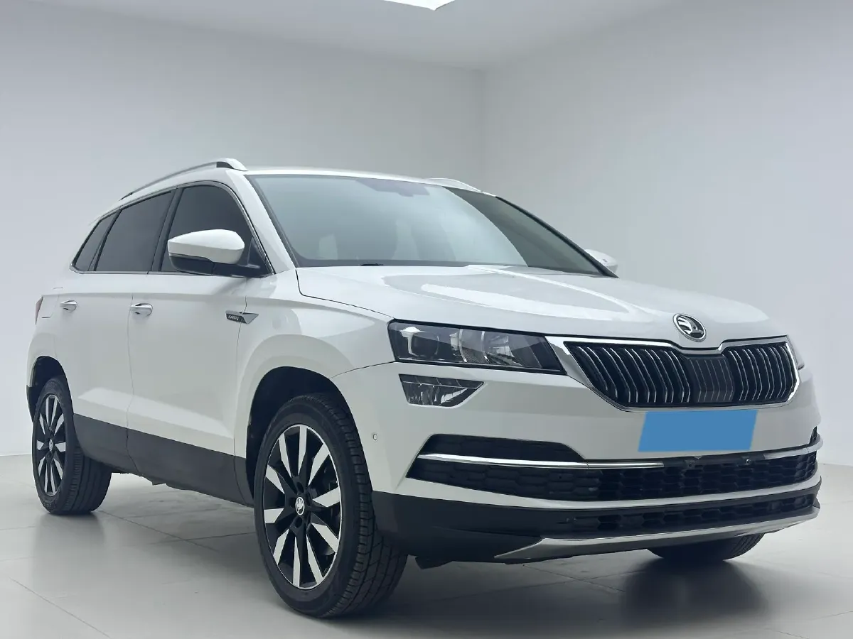 2021 Skoda Karoq 1.4T 150HP L4 7DCT,autocango,china used car exporter,china ev exporter,chinese used car exporter,chinese used ev exporter