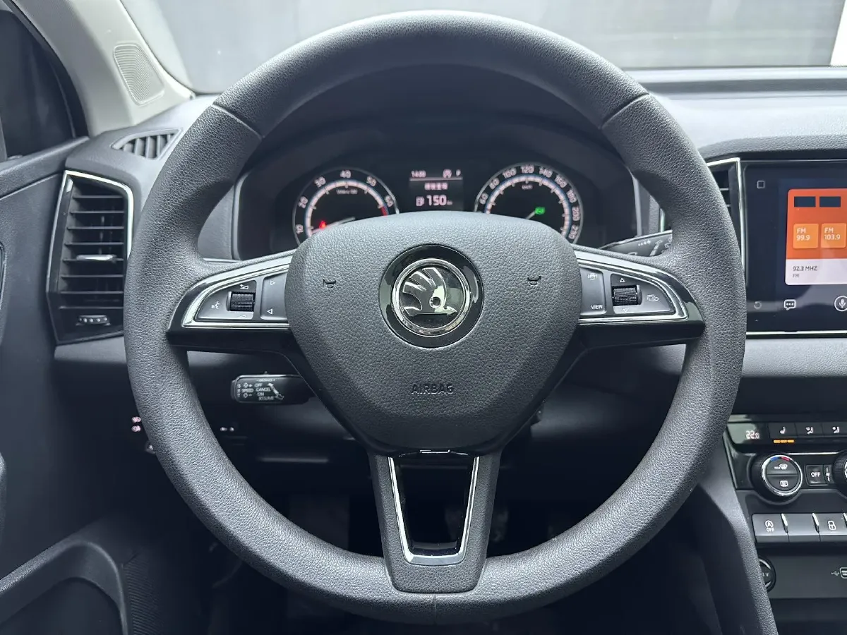 2021 Skoda Karoq 1.4T 150HP L4 7DCT,autocango,china used car exporter,china ev exporter,chinese used car exporter,chinese used ev exporter