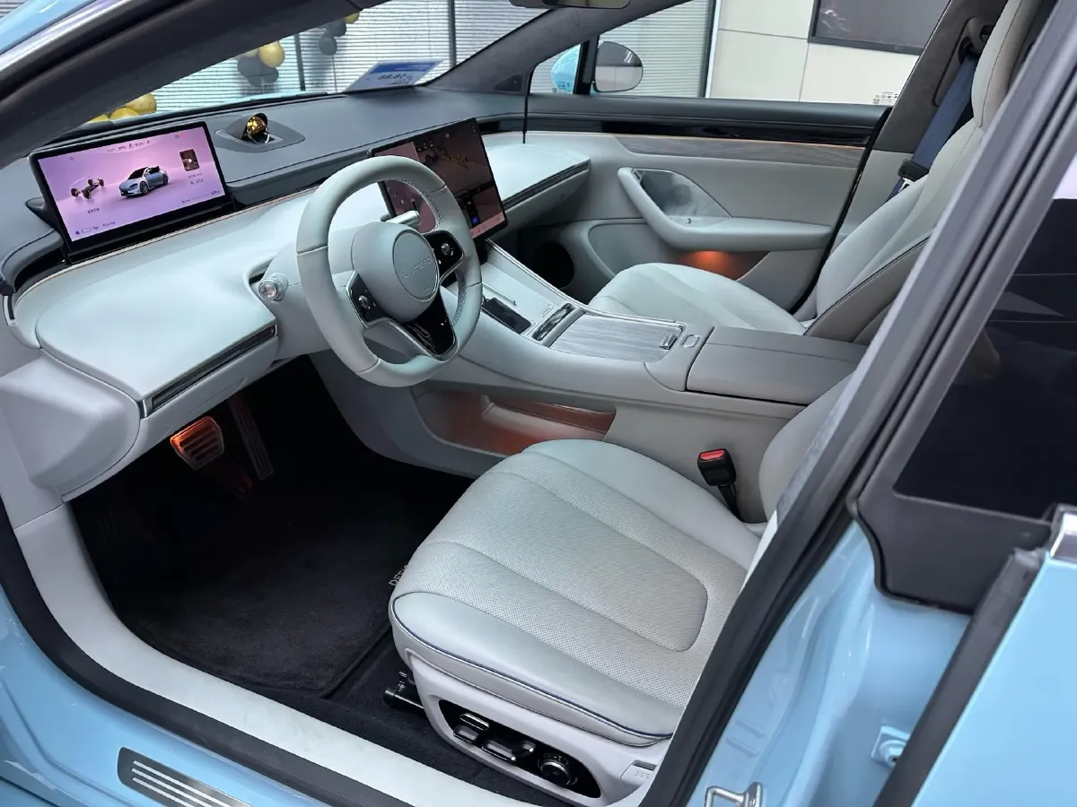 2025 Luxeed S7 BEV 100KWH,autocango,china used car exporter,china ev exporter,chinese used car exporter,chinese used ev exporter