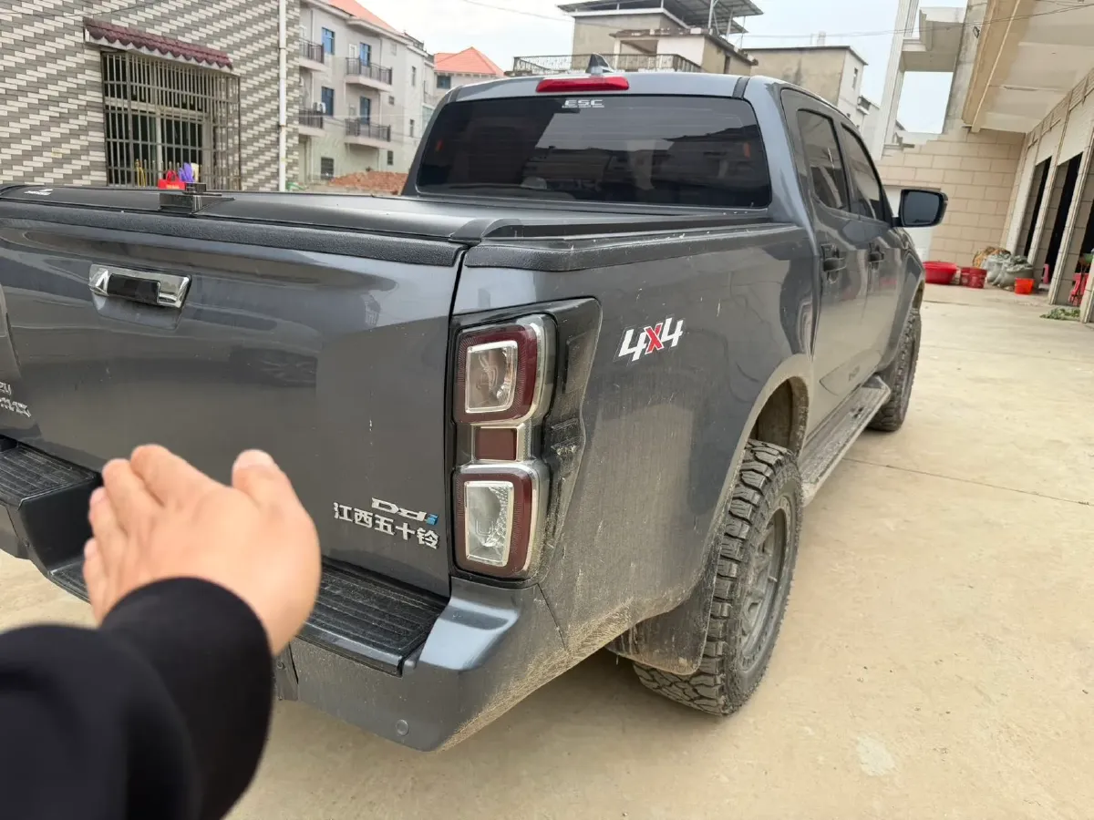 2021 Isuzu D-MAX 1.9T 163HP L4 6AT,autocango,china used car exporter,china ev exporter,chinese used car exporter,chinese used ev exporter