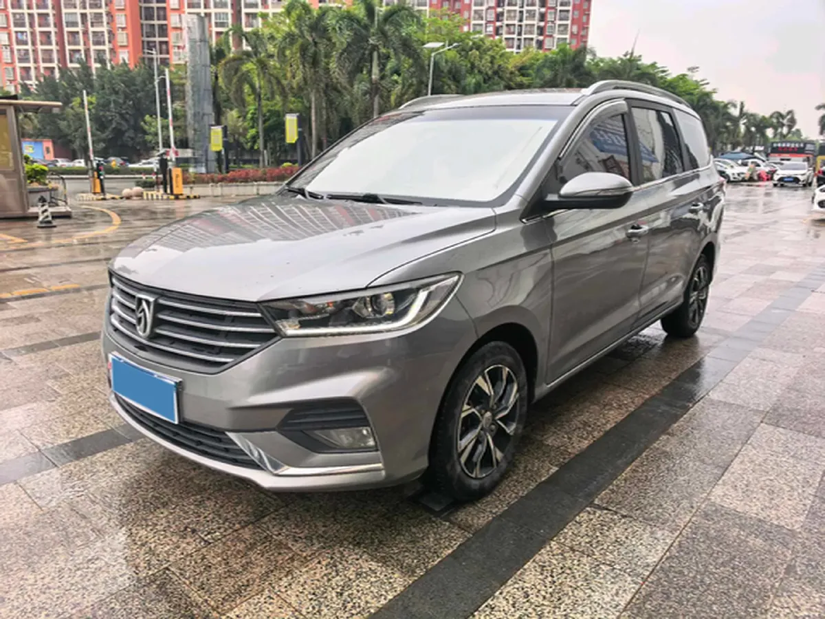 2018 BaoJun 530 1.5T 150HP L4 6MT,autocango,china used car exporter,china ev exporter,chinese used car exporter,chinese used ev exporter