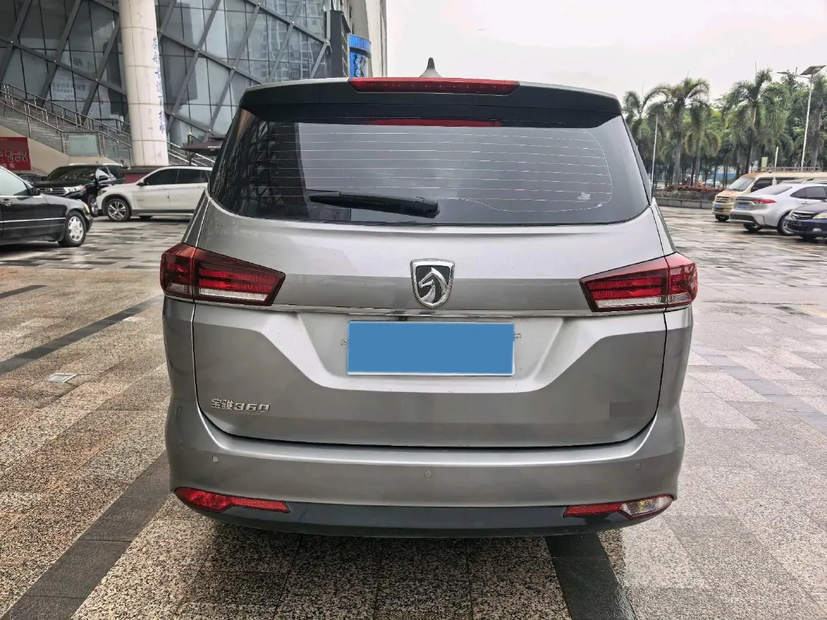2018 BaoJun 530 1.5T 150HP L4 6MT,autocango,china used car exporter,china ev exporter,chinese used car exporter,chinese used ev exporter