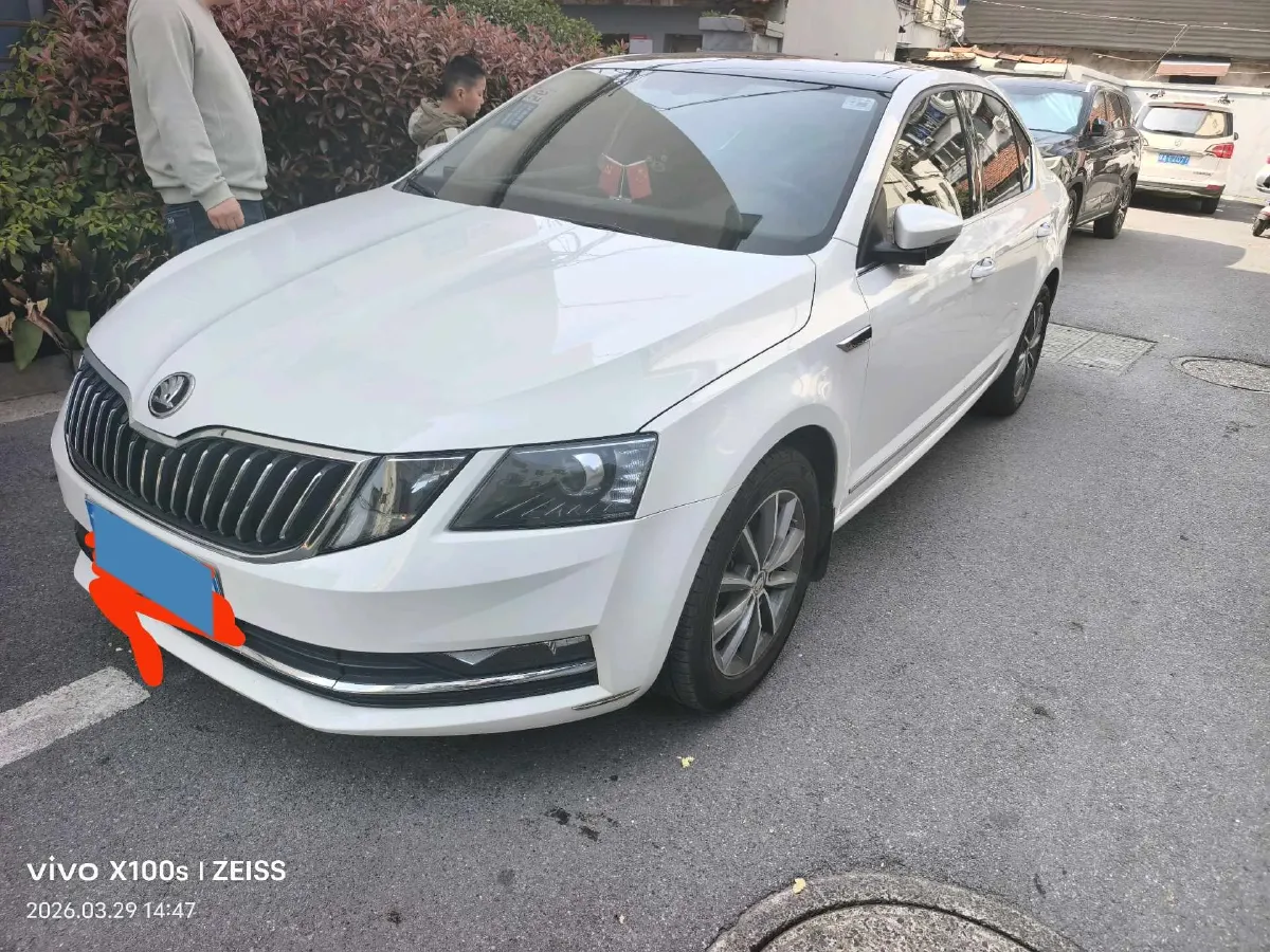 2020 Skoda Octavia 1.2T 116HP L4 7DCT,autocango,china used car exporter,china ev exporter,chinese used car exporter,chinese used ev exporter